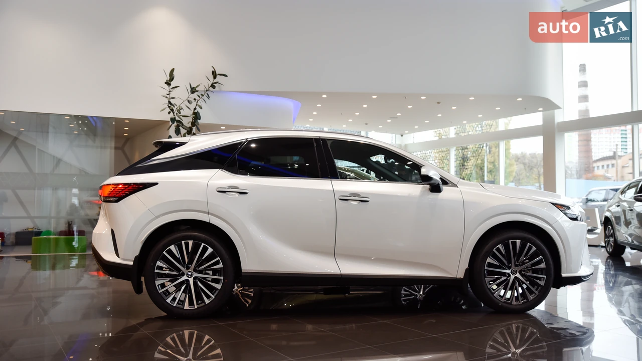 Lexus-9