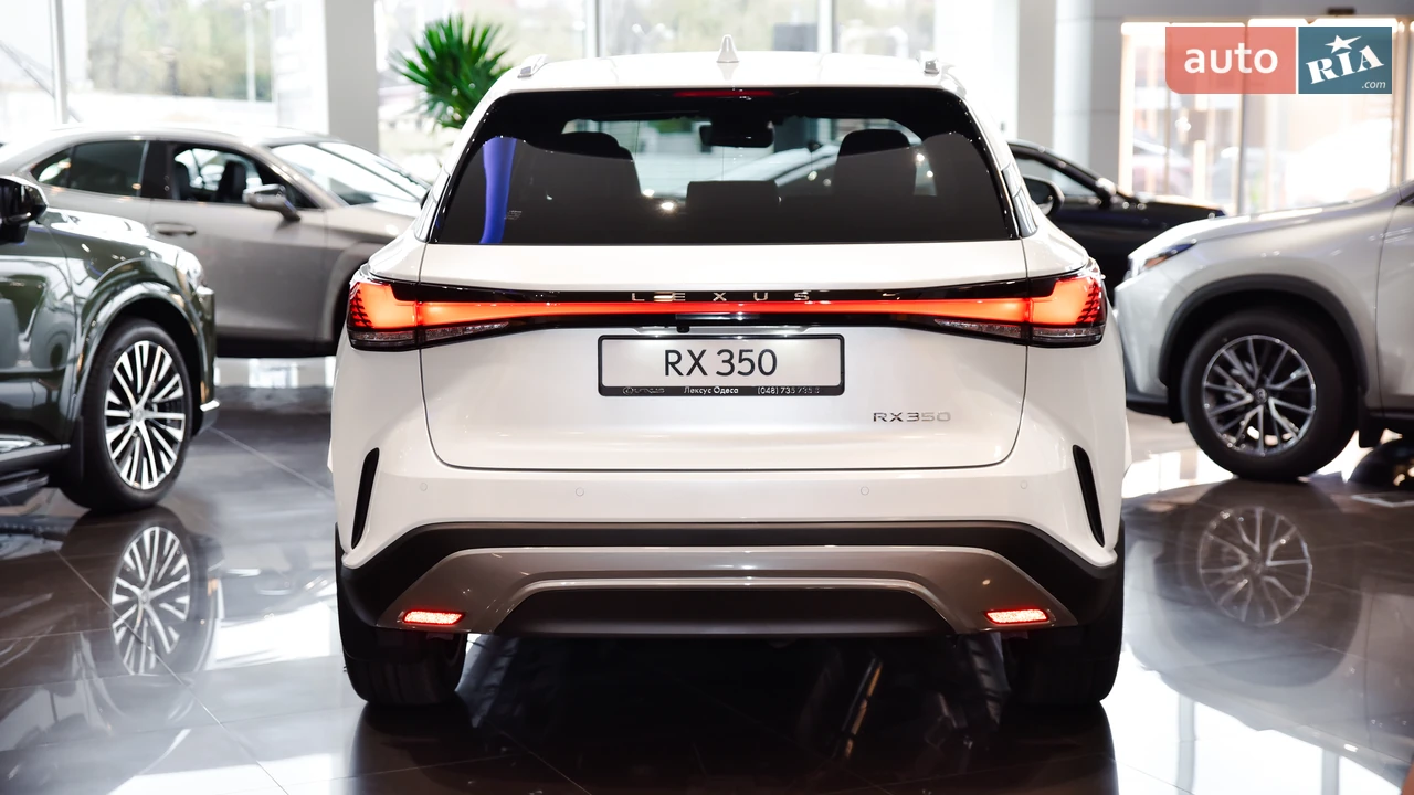 Lexus-10