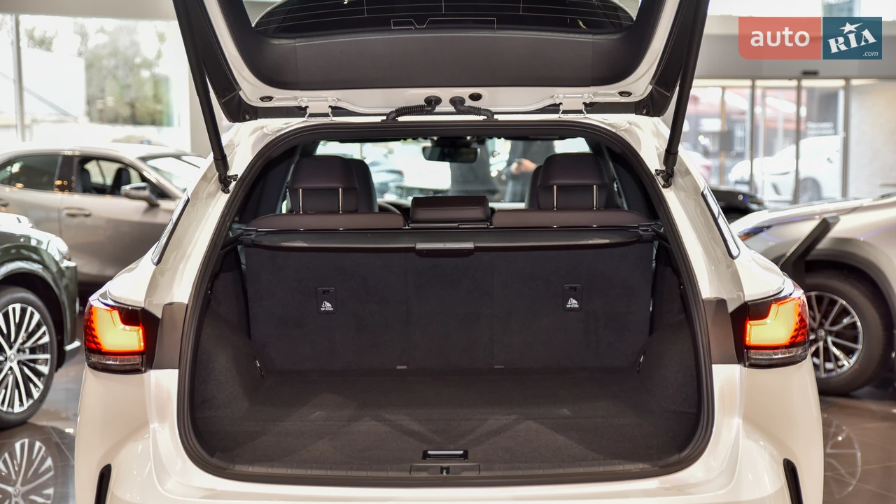 Lexus-11