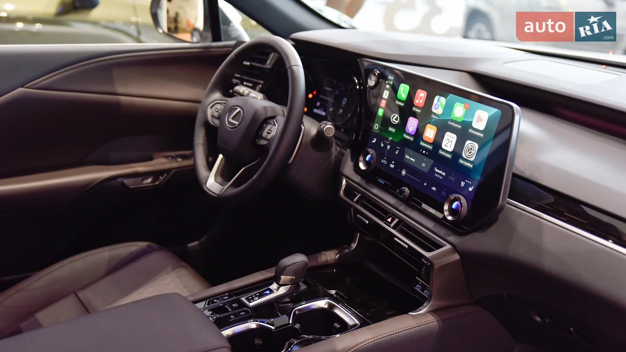 Lexus-16