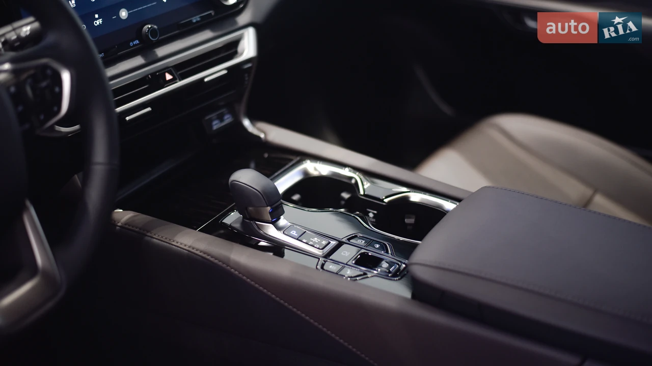 Lexus-18