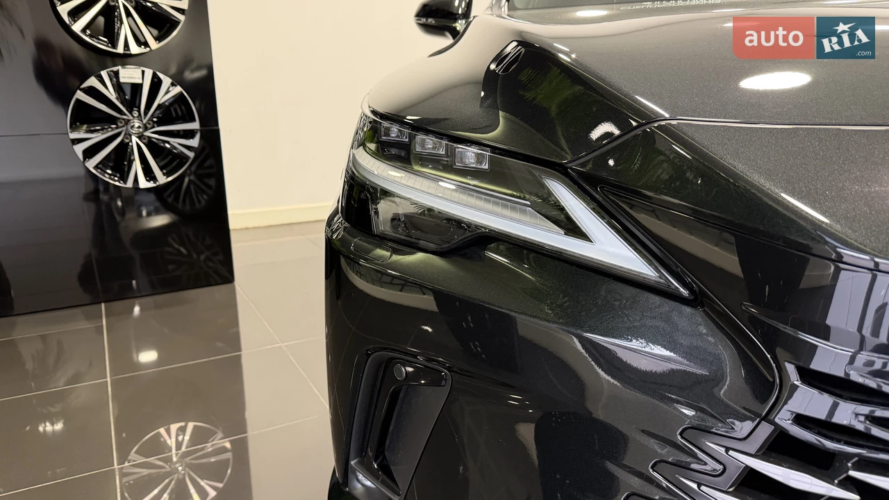 Lexus-29