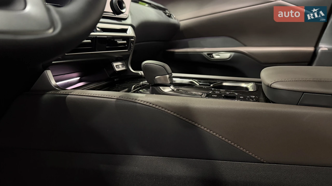 Lexus-38