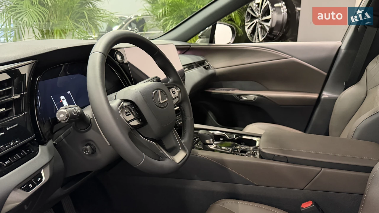 Lexus-35
