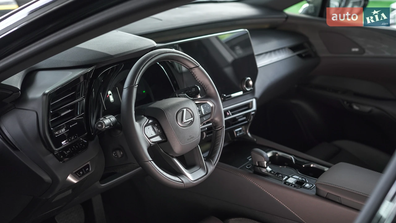 Lexus-12
