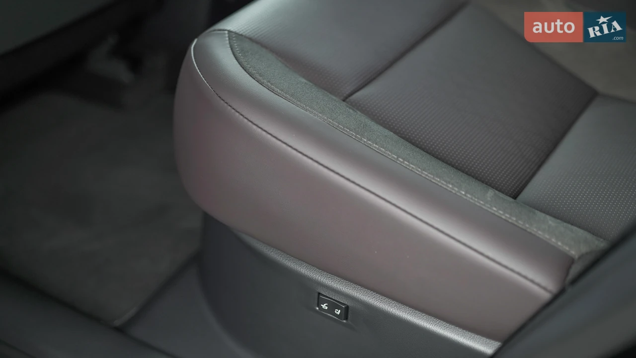 Lexus-23