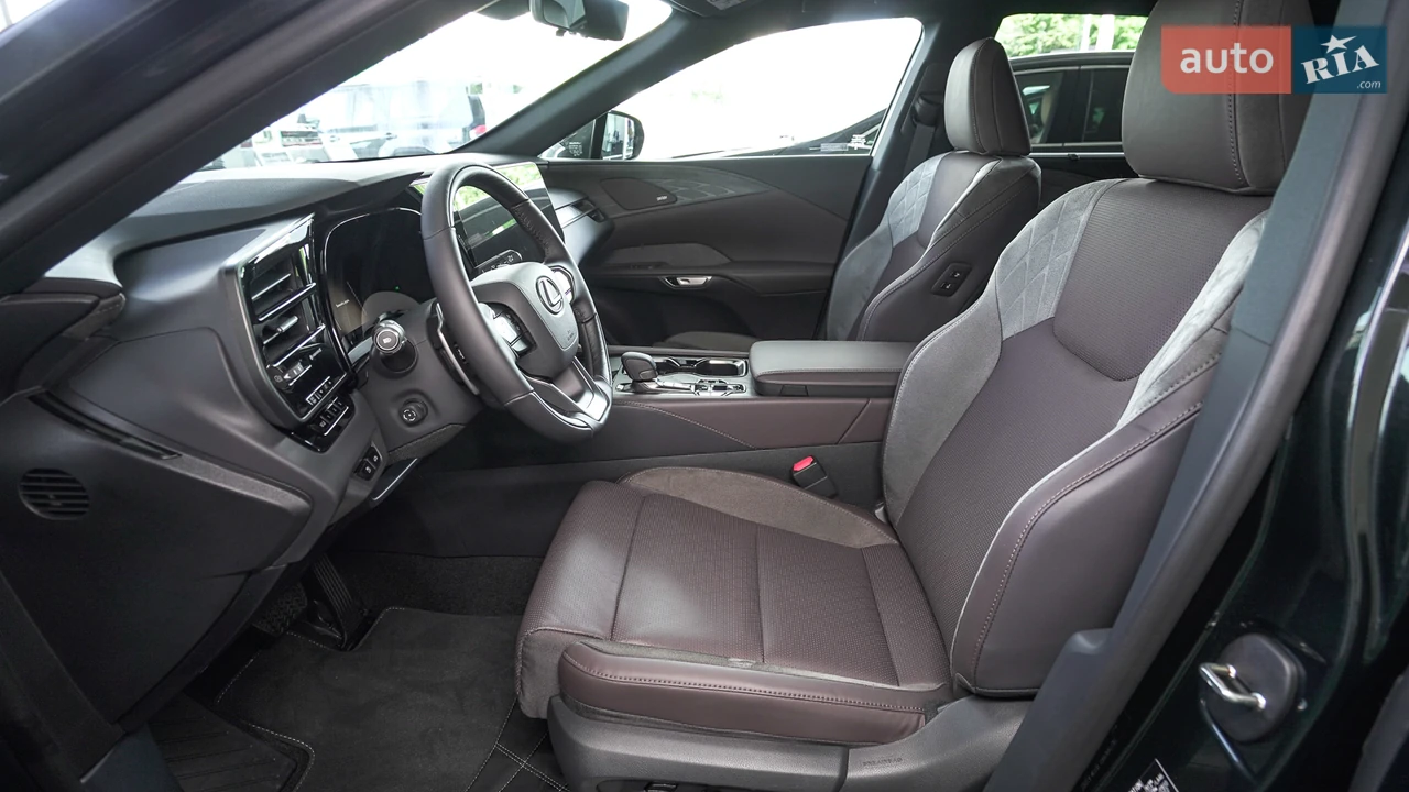 Lexus-26