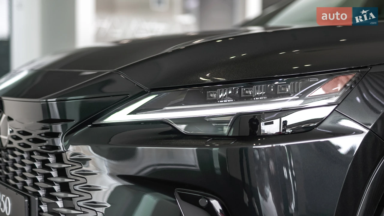 Lexus-5