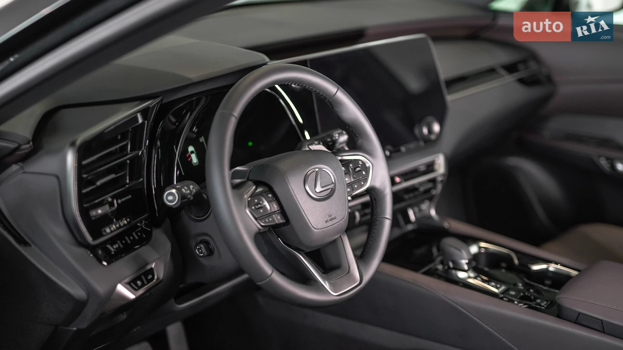 Lexus-13