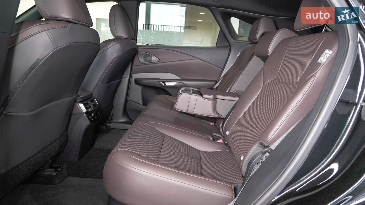 Lexus-20