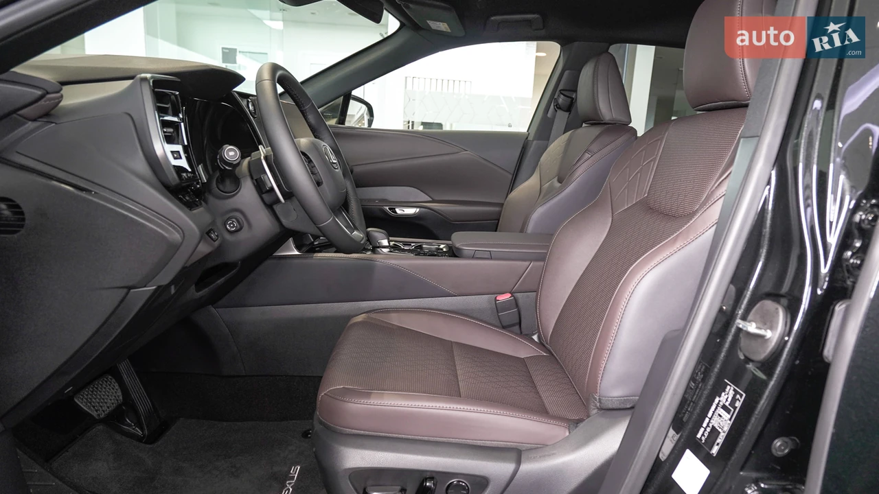 Lexus-21