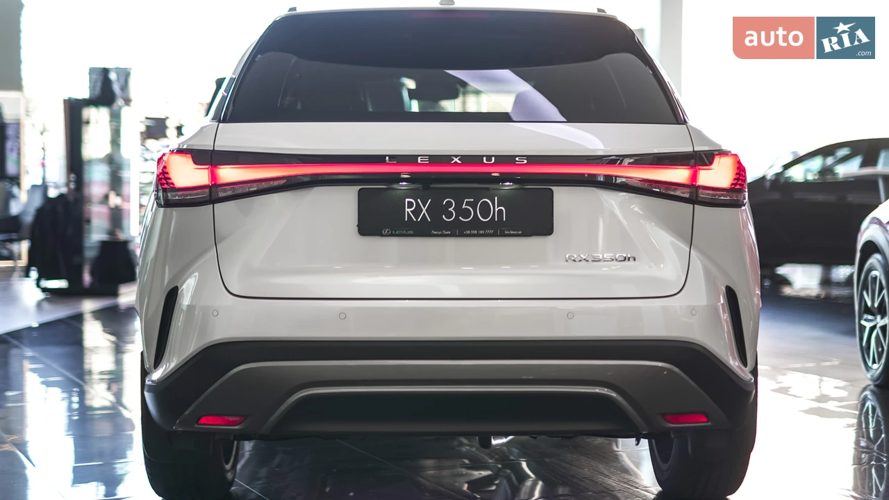 Lexus-5