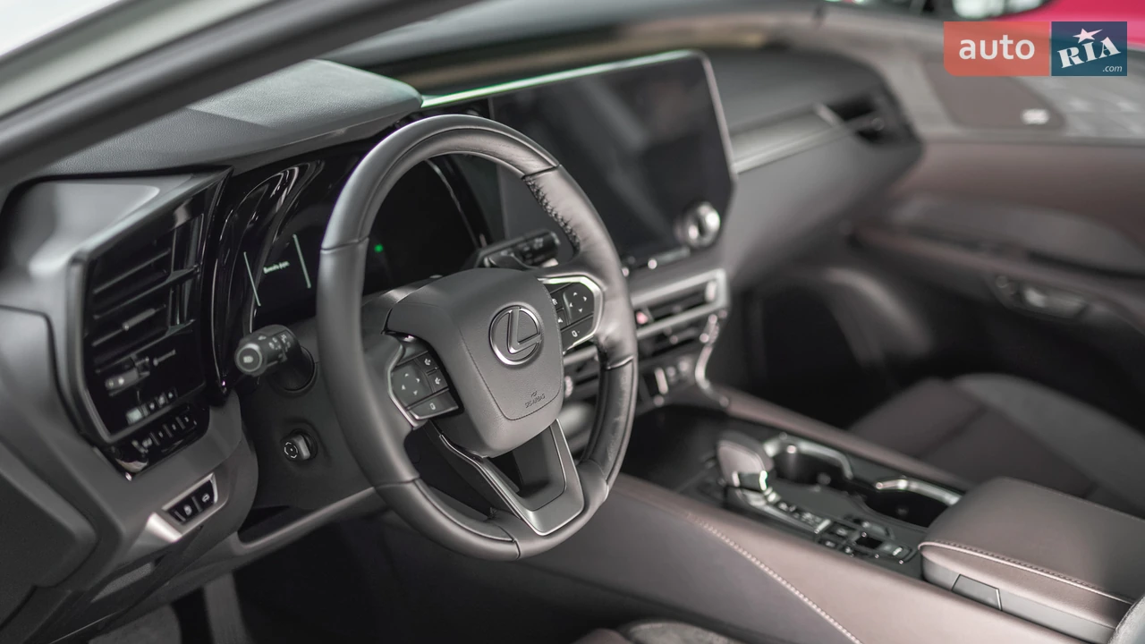 Lexus-10