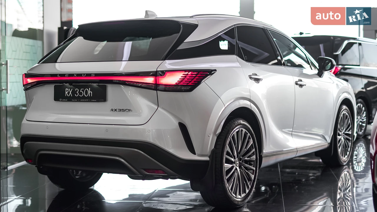 Lexus-6
