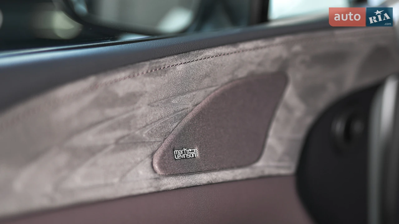Lexus-17