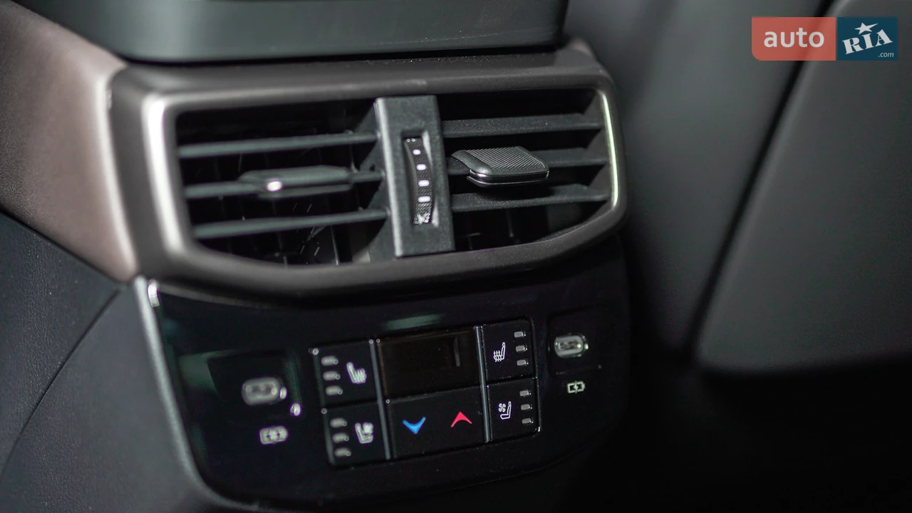 Lexus-11
