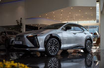 Lexus RZ Luxury