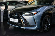 Lexus RZ Luxury Bi-Tone