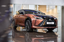 Lexus RZ Luxury Bi-Tone