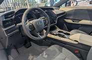 Lexus RZ Luxury