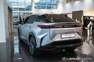 Lexus RZ Luxury