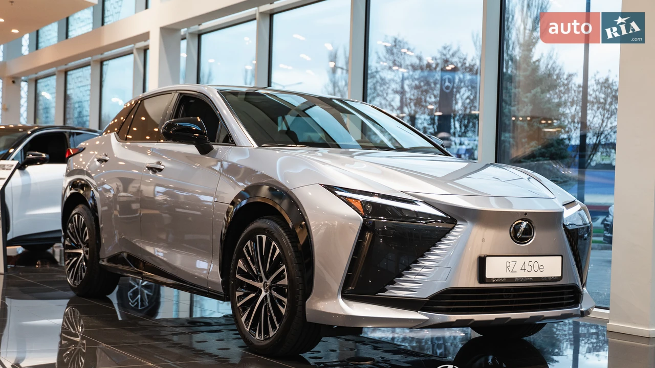 Lexus RZ Luxury