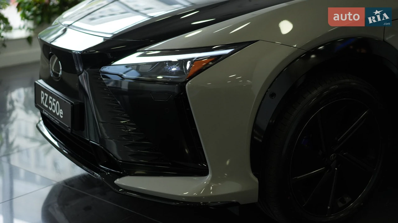 Lexus-3