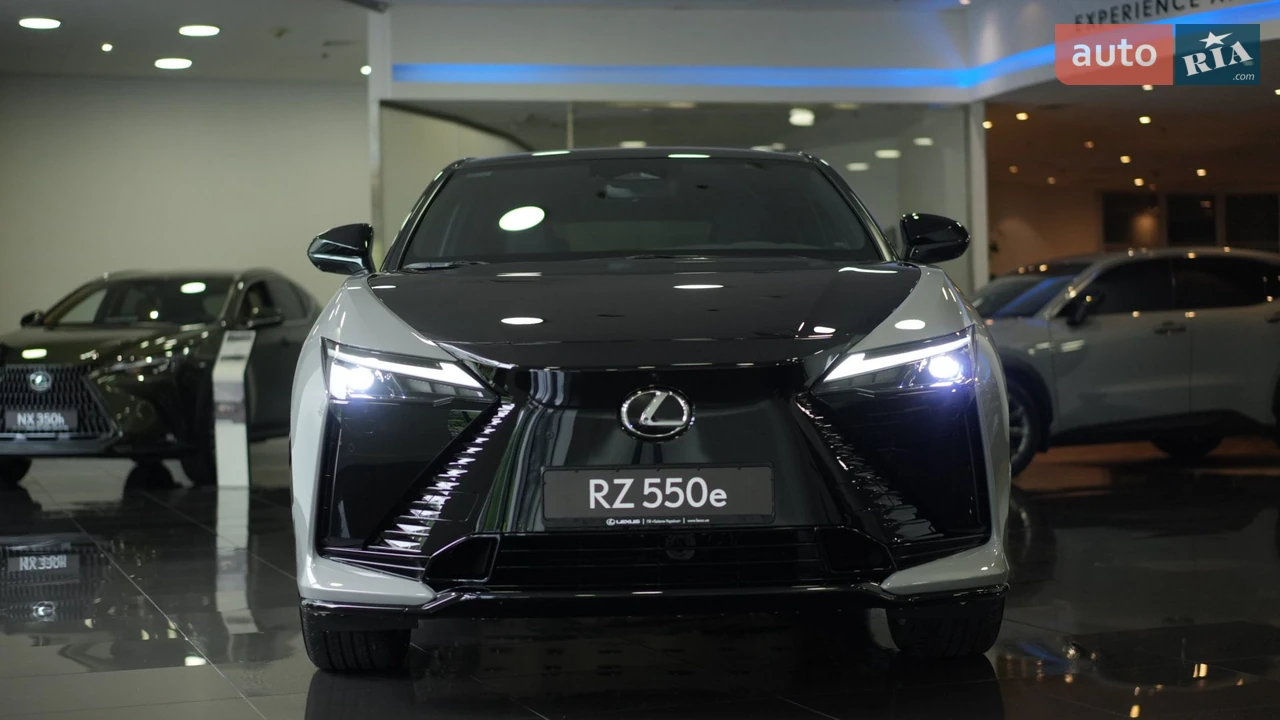 Lexus-5