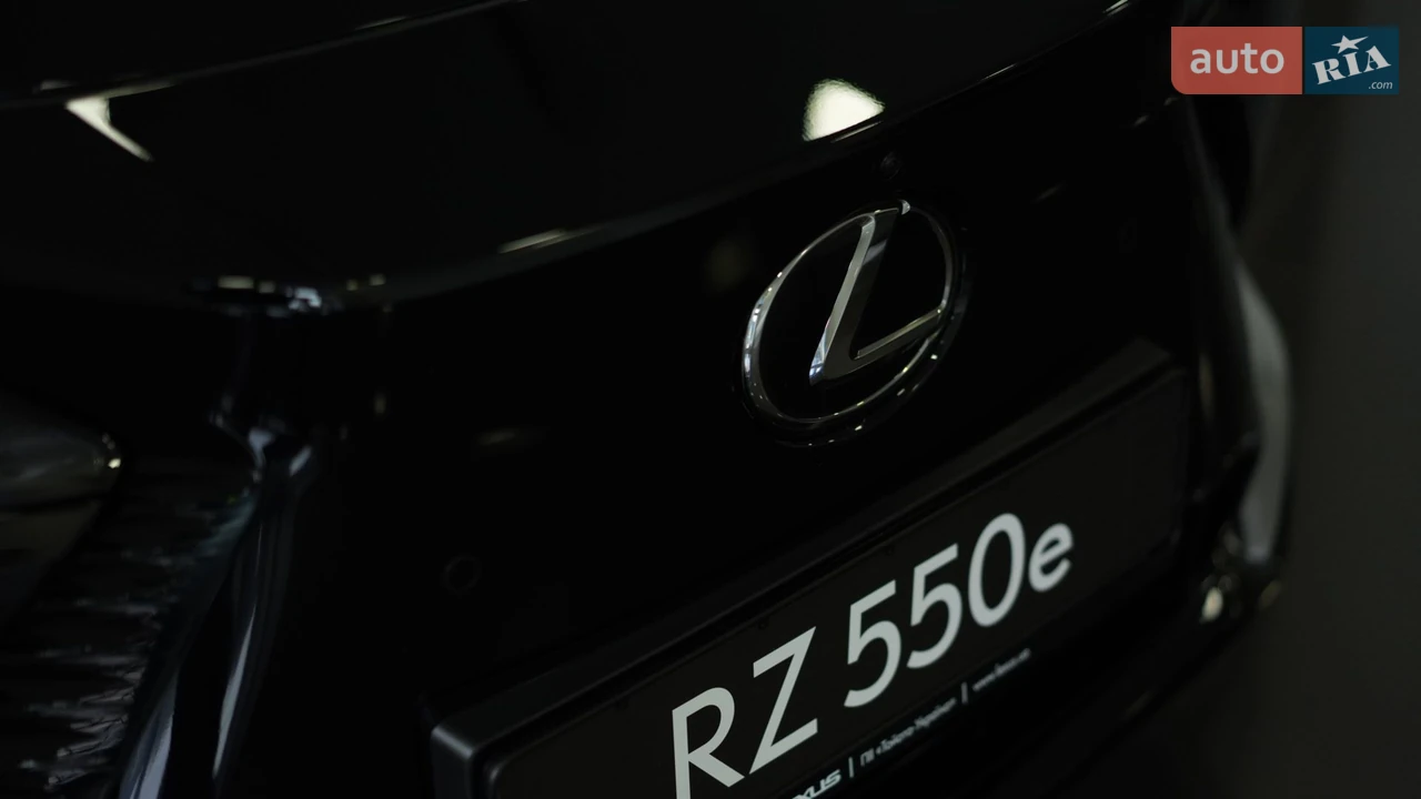 Lexus-7