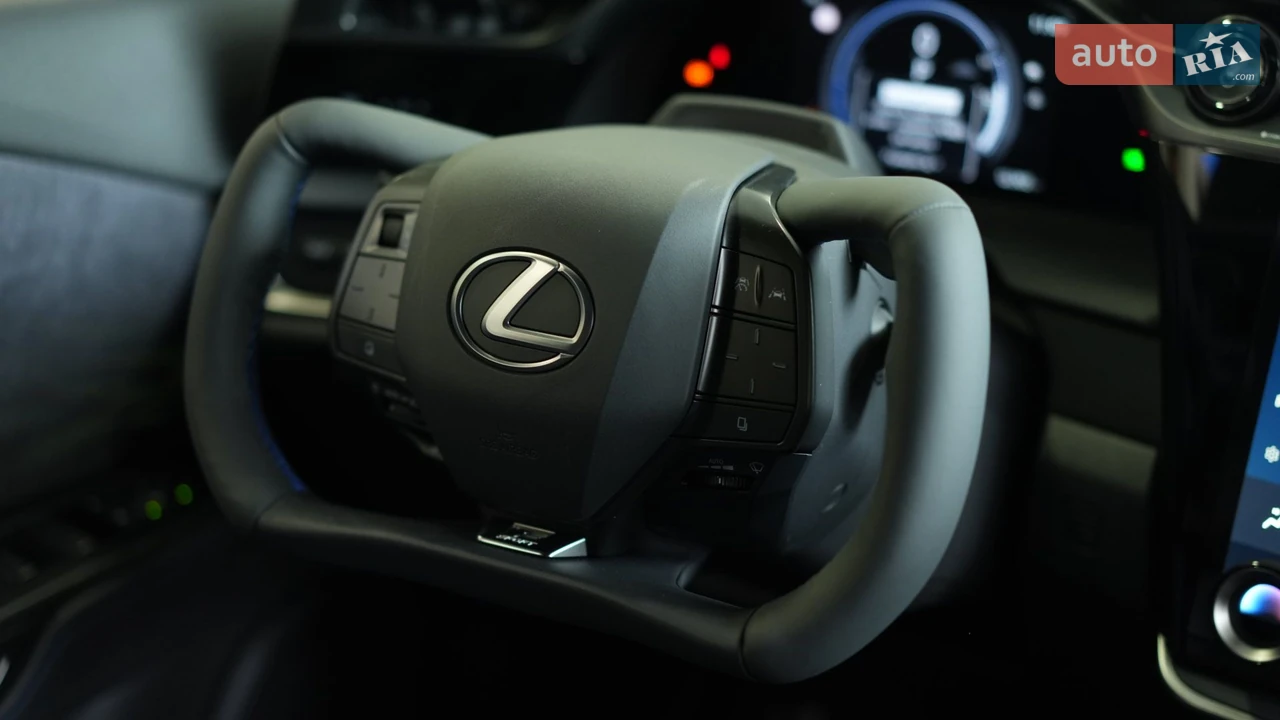 Lexus-14