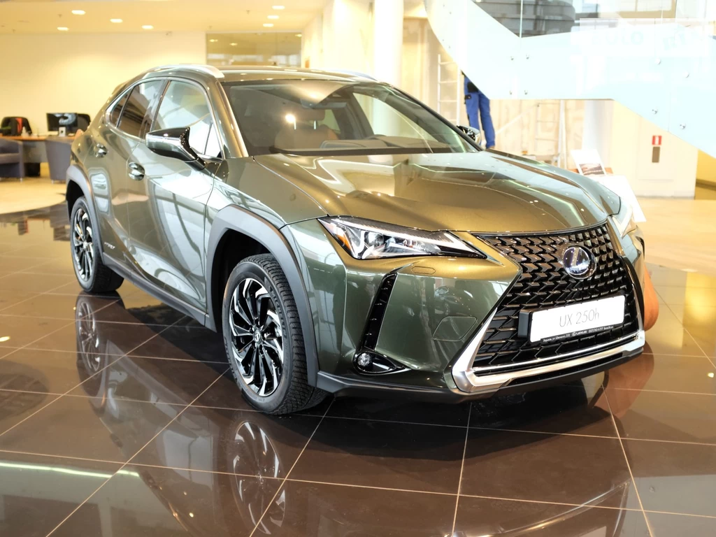 Lexus UX Ginza