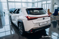 Lexus UX F Sport Design