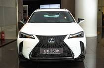 Lexus UX F Sport Design