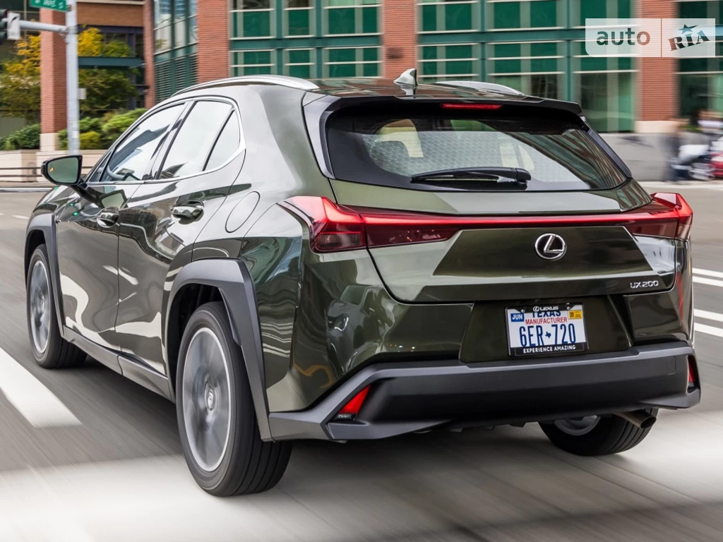 Lexus UX Business+