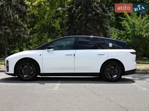 Li Auto i6