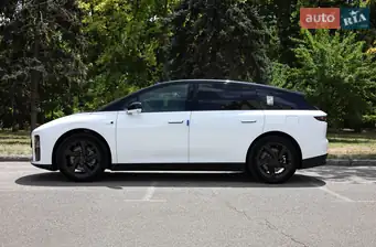 Li Auto i6