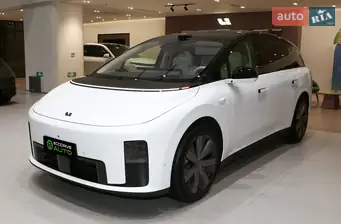 Li Auto i8