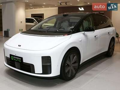 Li Auto i8 Standart 97.8 kWh (544 к.с.) 4WD 2025