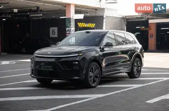 Li Auto L6