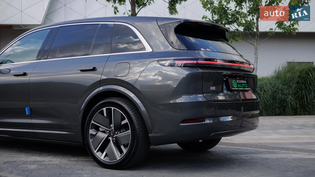 Li Auto-7