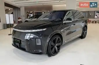 Li Auto L8