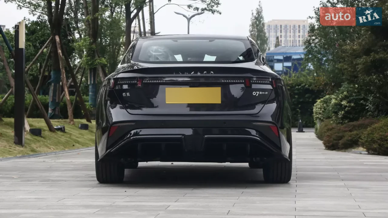 Lynk&Co-9