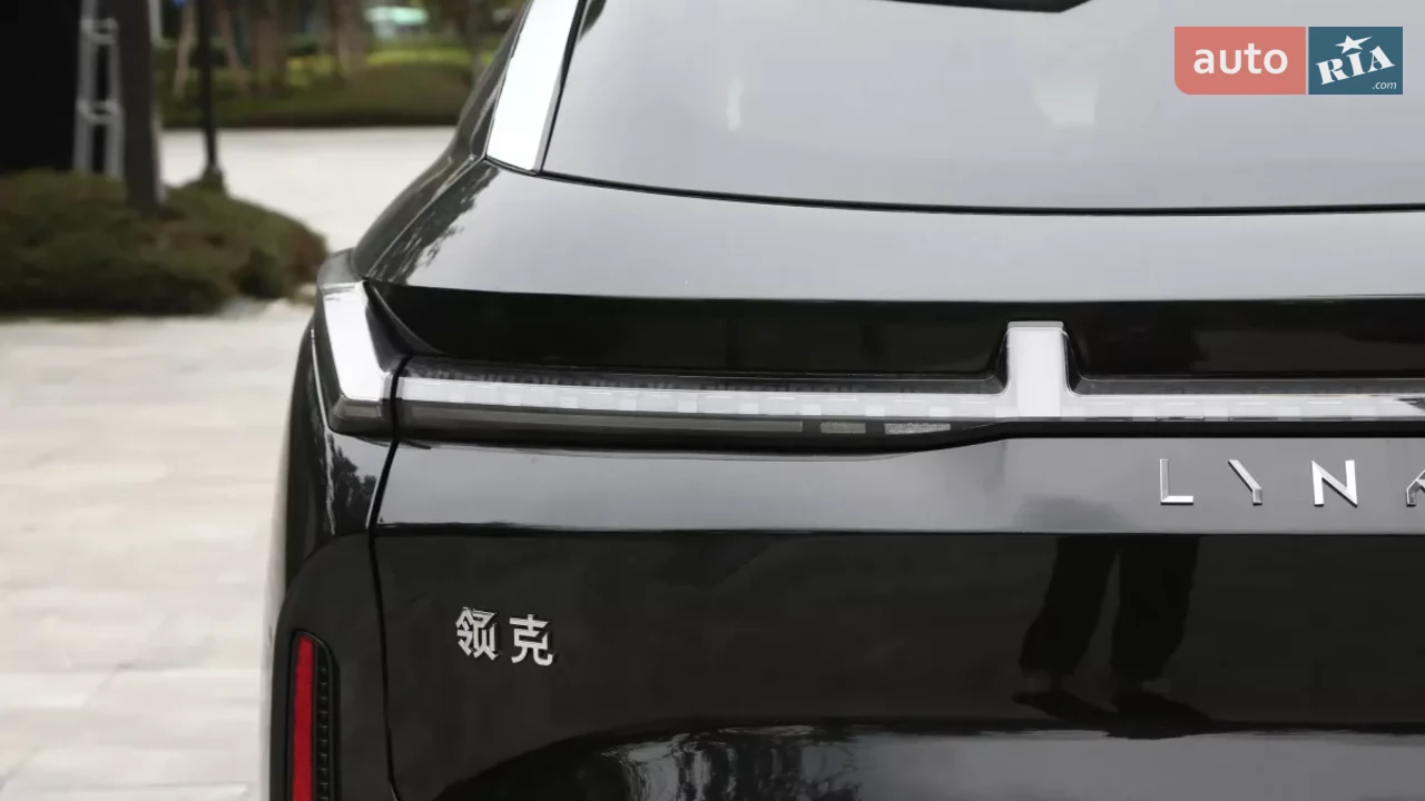 Lynk&Co-11