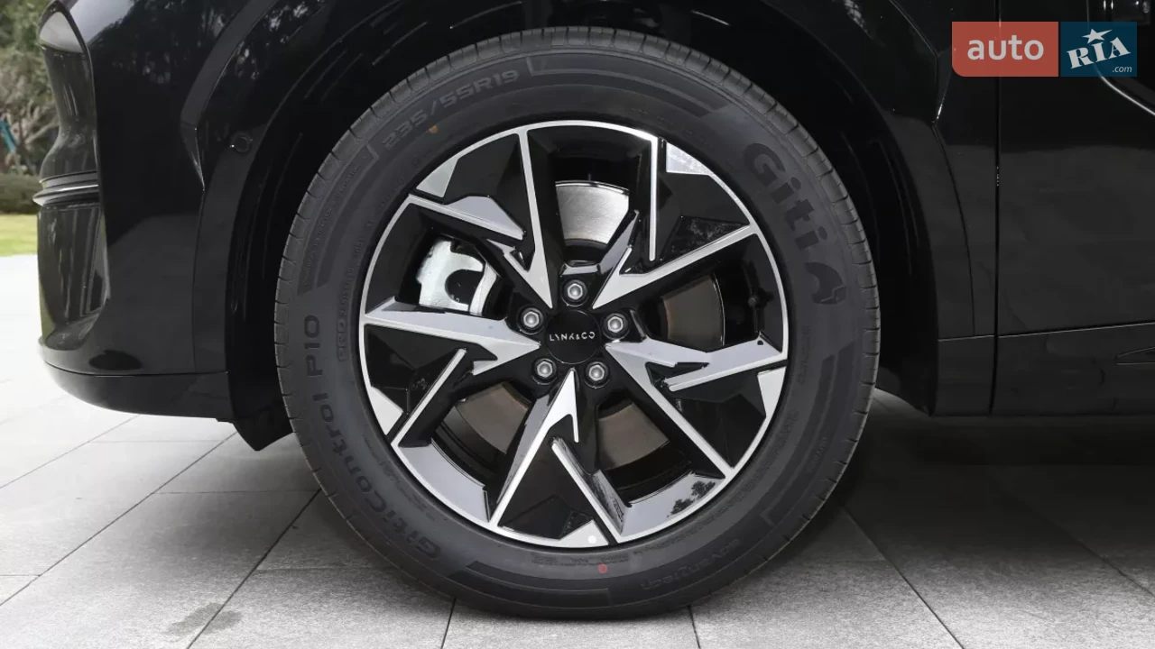 Lynk&Co-13