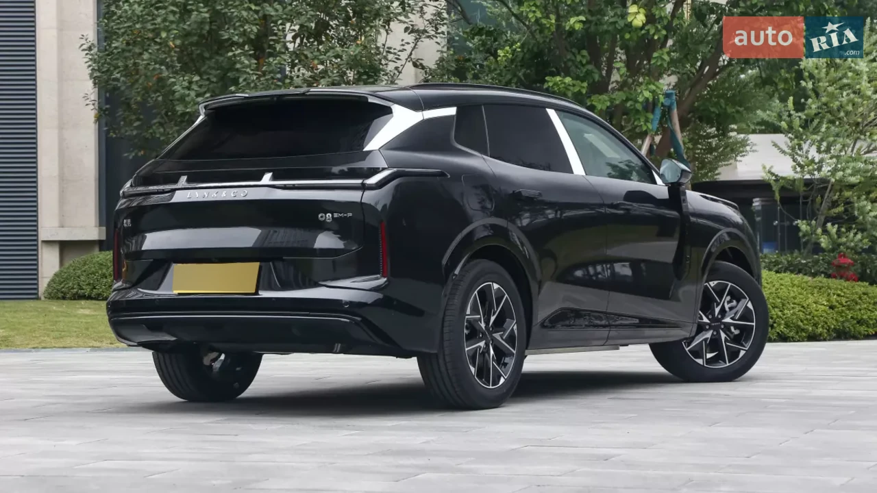 Lynk&Co-10