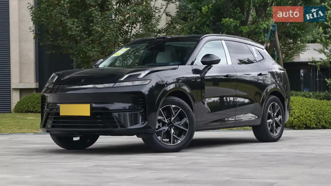 Lynk&Co 08 Performance Halo