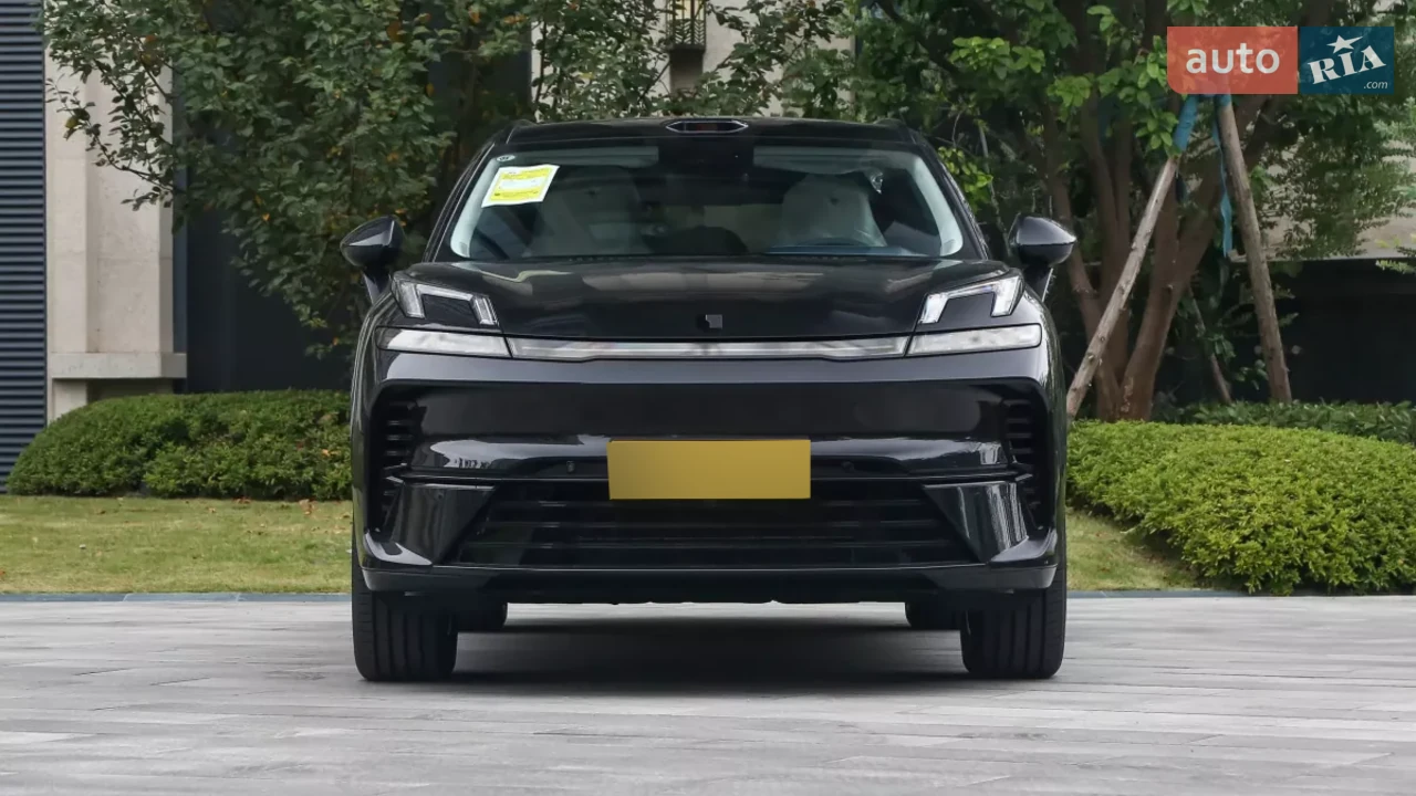 Lynk&Co-3