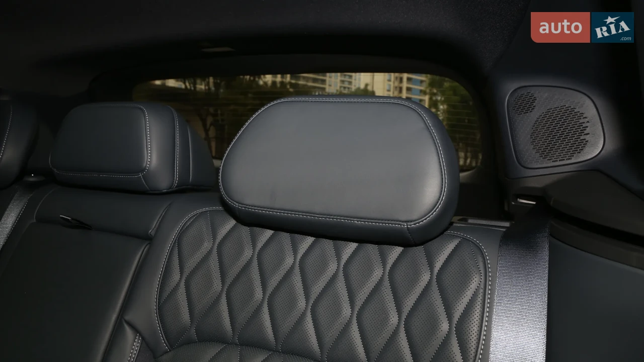 Lynk&Co-2