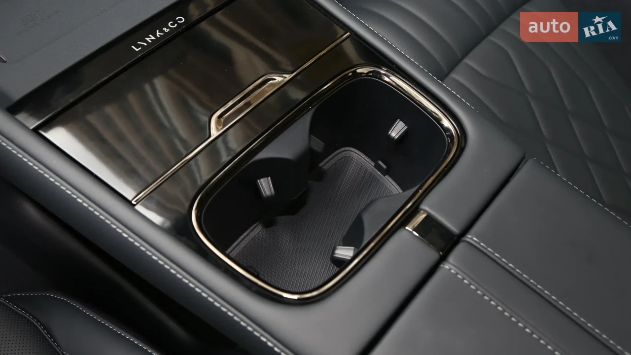 Lynk&Co-35