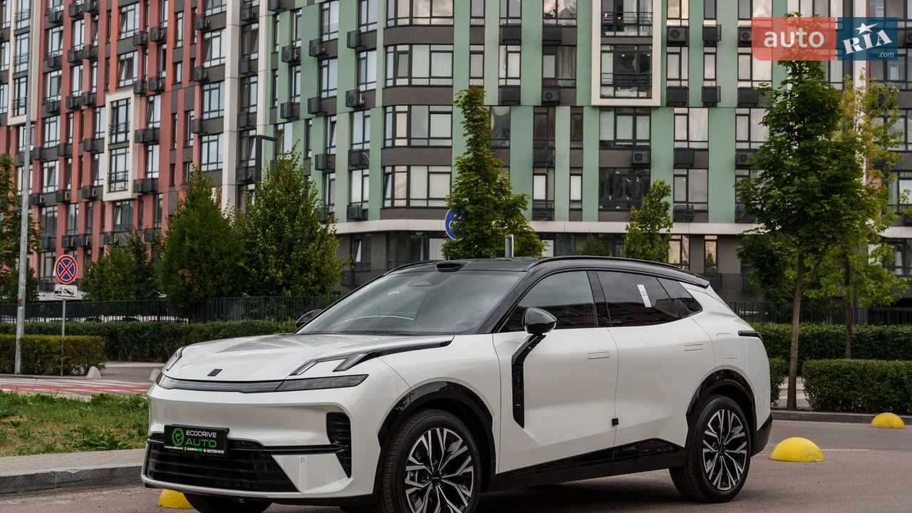 Lynk&Co-24